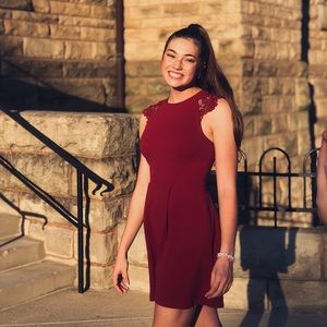 Meet your Posher, Caitlin